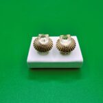 Pendientes de botón con forma de concha marina, oro 14k